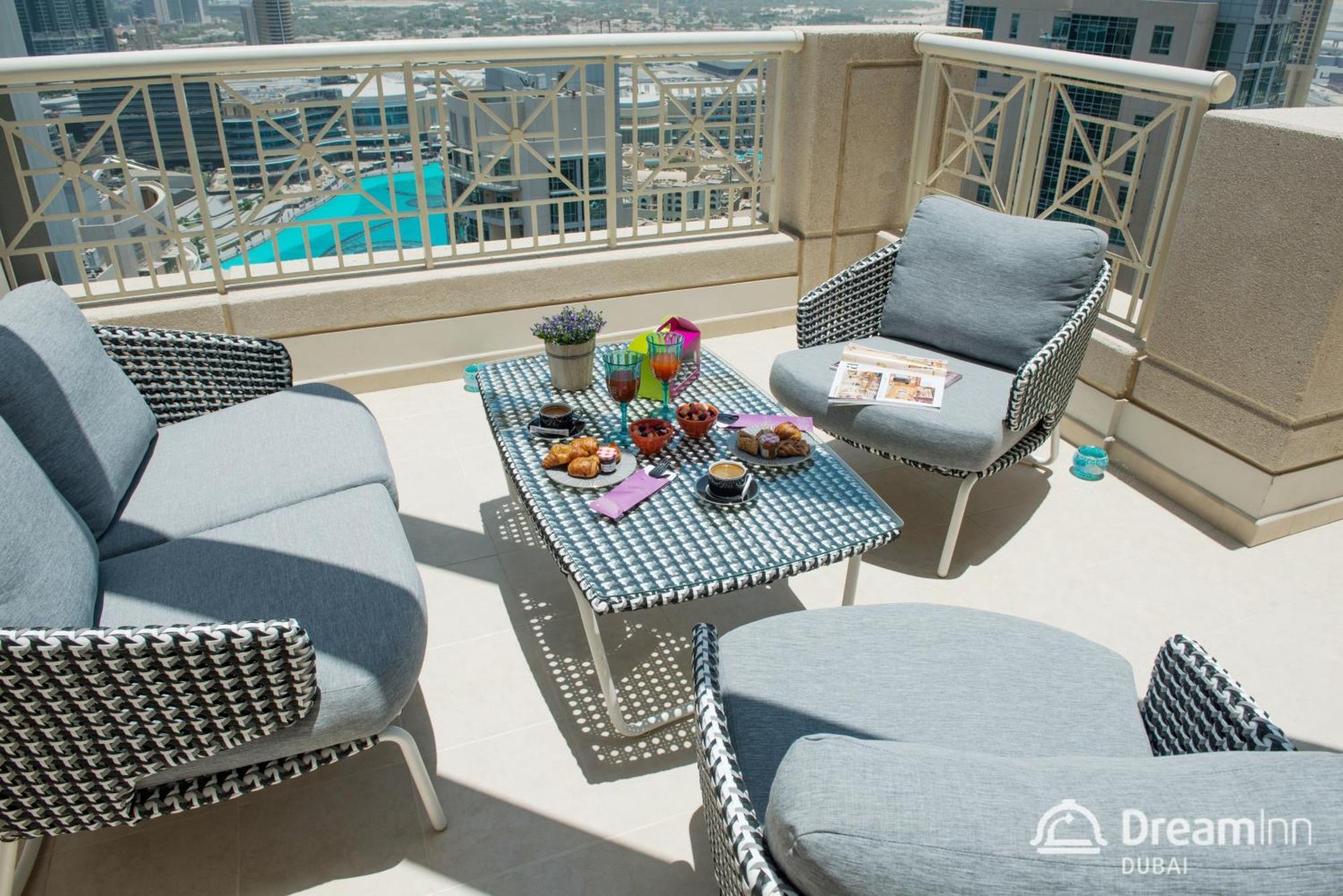 Dream Inn - Apartment With Private Terrace, 29 Boulevard Downtown Дубай Екстериор снимка
